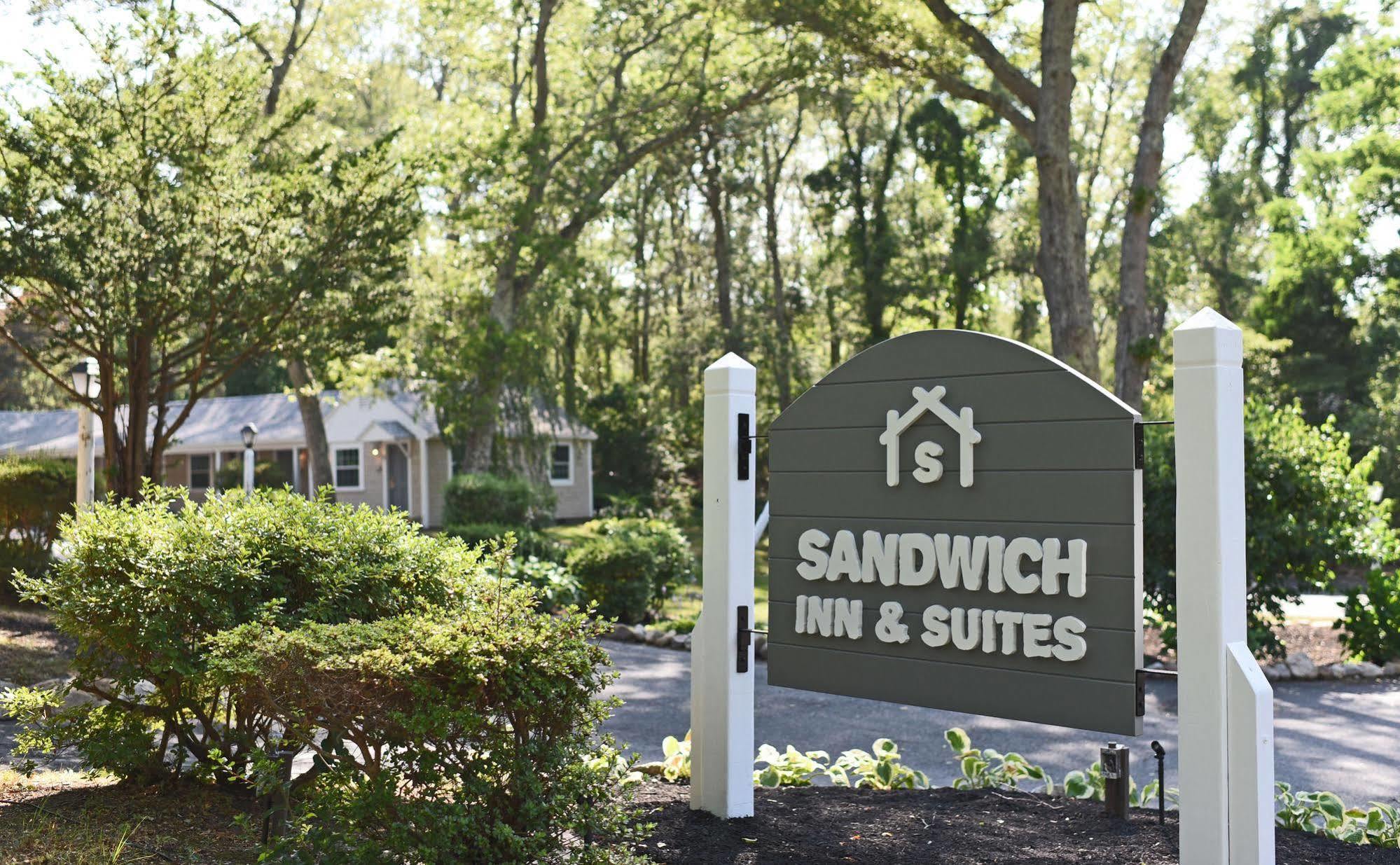 Sandwich Inn And Suites Exterior photo